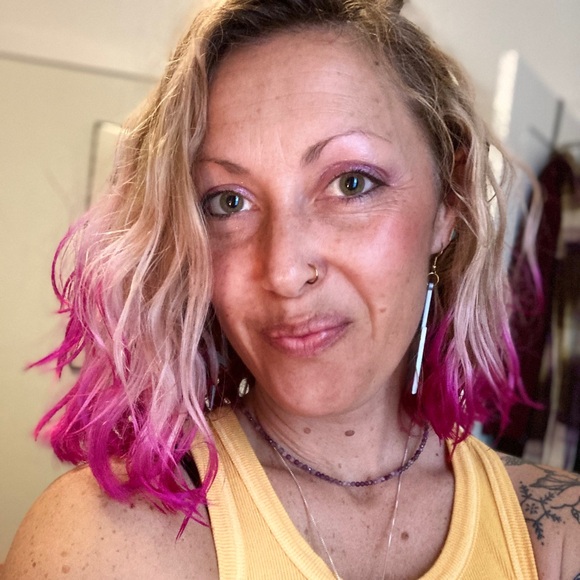 Meet your Posher, Lindsey - Picture 1 of 1